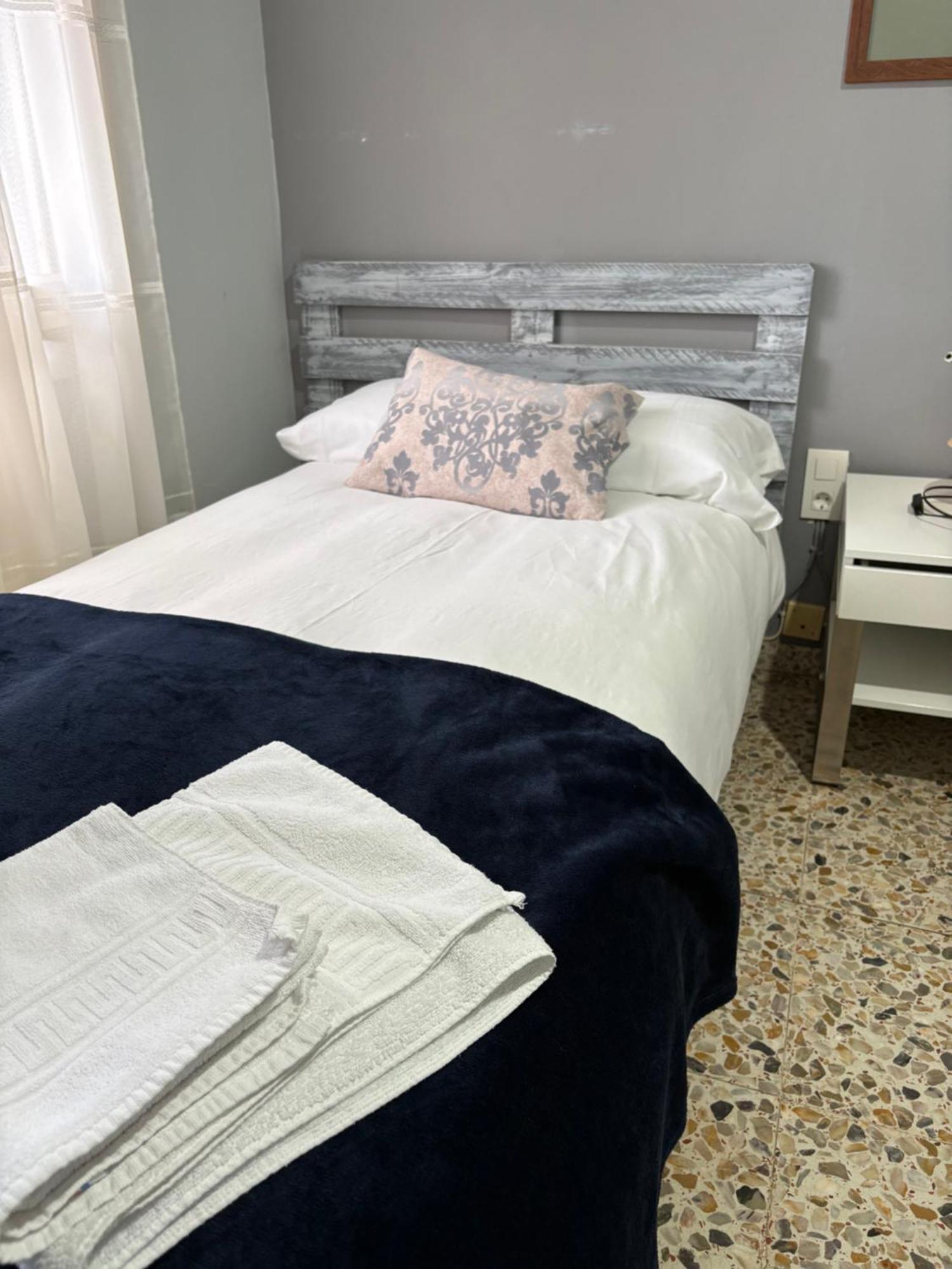 Hostal Pueblo Viejo Belchite Bagian luar foto